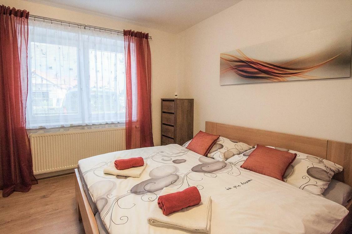 Bile Domky Lägenhet Lednice Exteriör bild