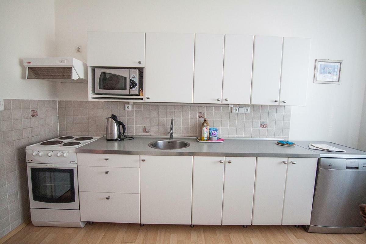 Bile Domky Lägenhet Lednice Exteriör bild